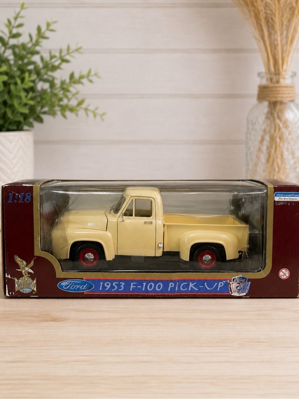 Road Legends Ford 1953 F-100 Pick Up Truck Cream Colored Die Cast Model New